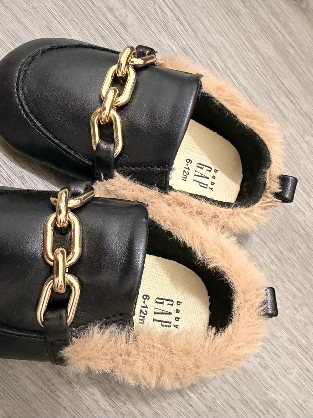 GAP Faux Fur Baby Loafers/Black Slip-On Shoes with Gold Chain